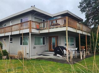 19700 Soundview Dr NW, Stanwood, WA 98292