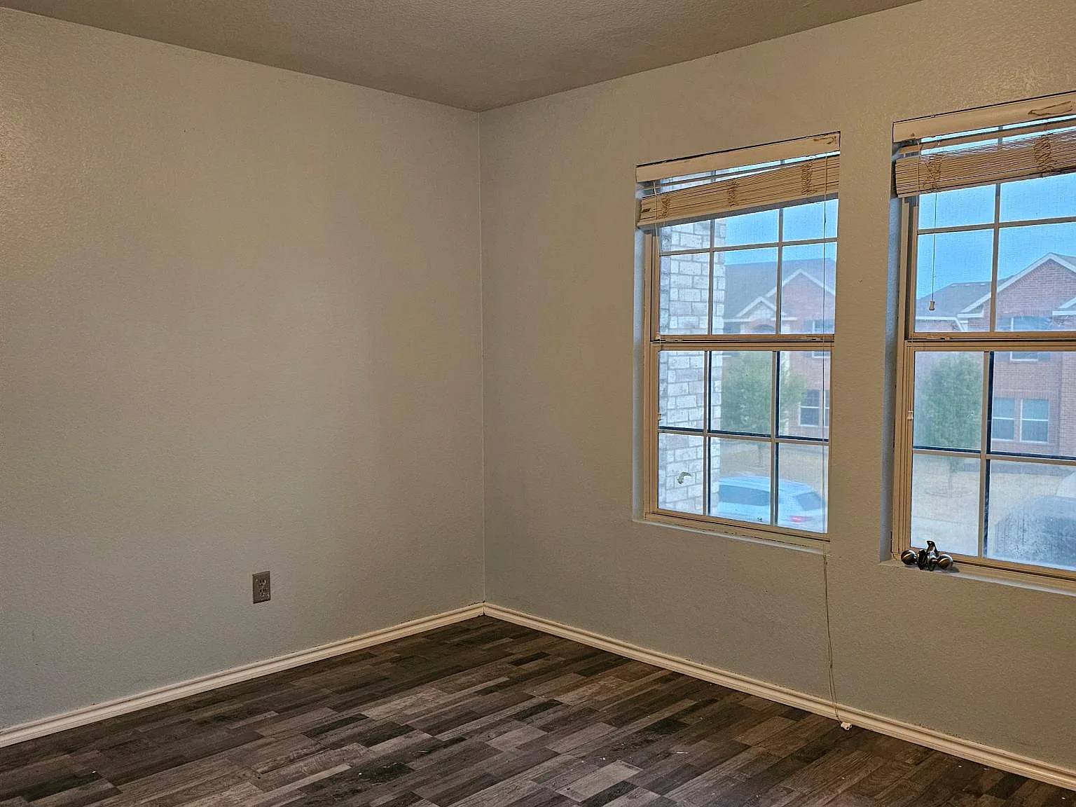 702 Locustberry Dr — Photo 3