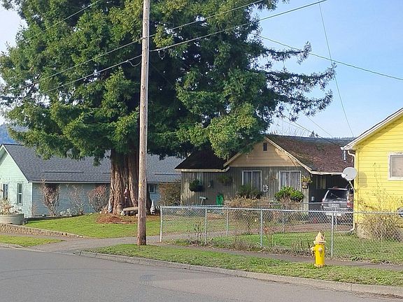 2nd image of 590 E 10th St