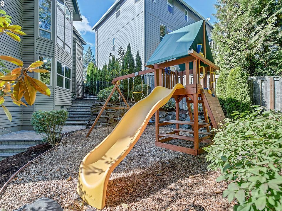 2nd image of 3941 NW Sunset Cir