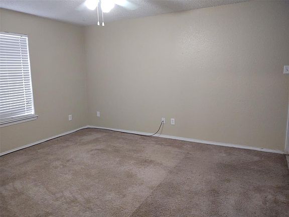 4th image of 120 Navajo Dr