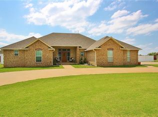 1513 Excaliber Dr, Tuttle, OK 73089