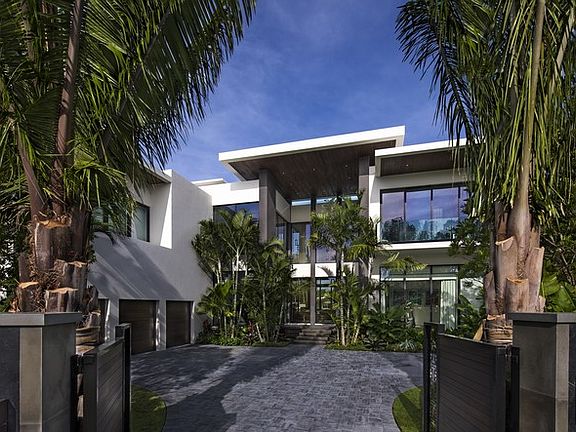 6466 North Bay Road