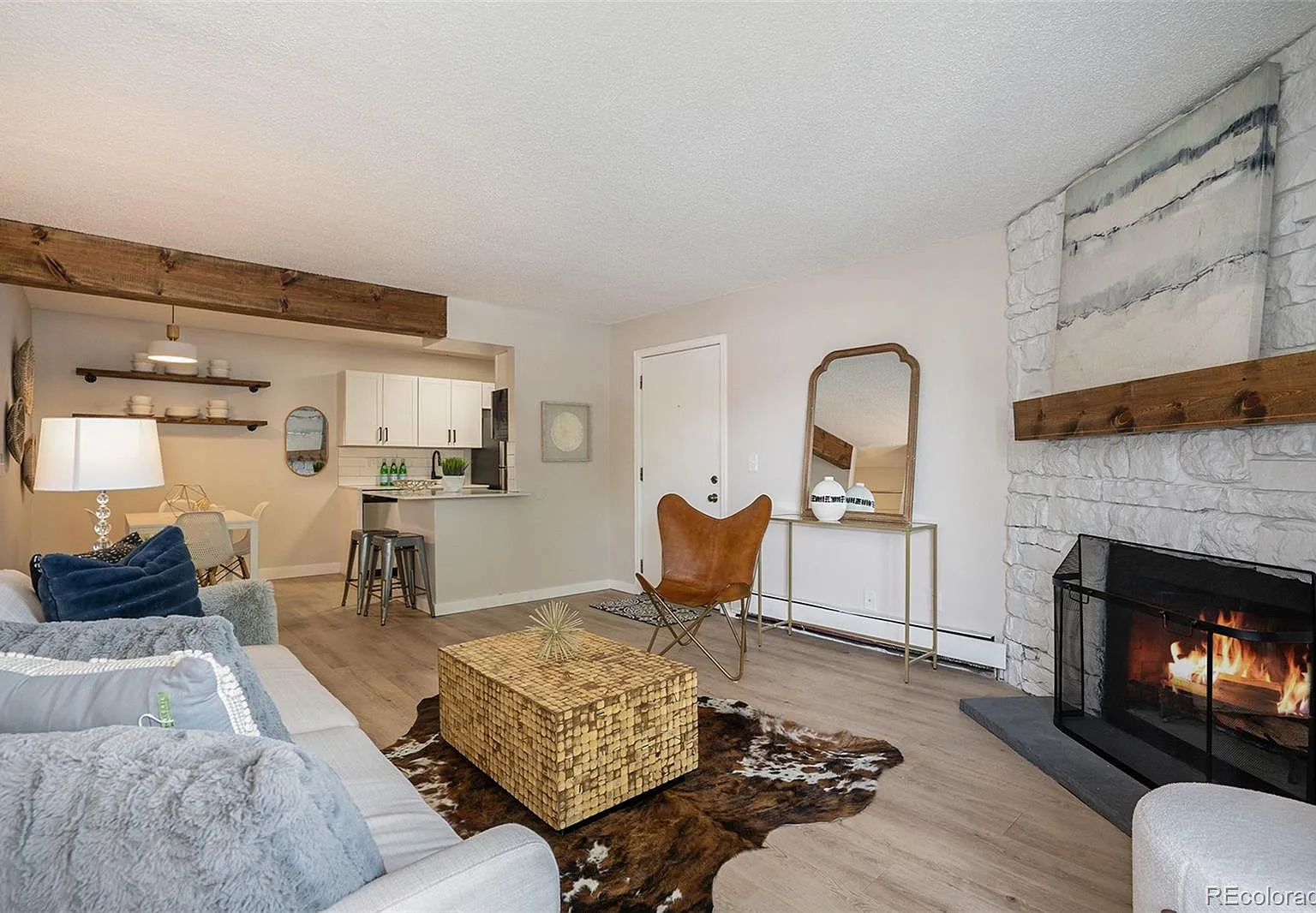 Oak Park Condos — Photo 3