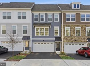 24173 Thurso Sq, Sterling, VA