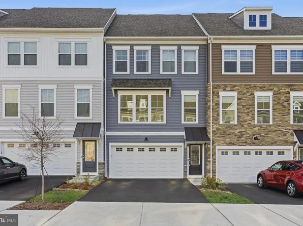 24173 Thurso Sq, Sterling, VA 20166