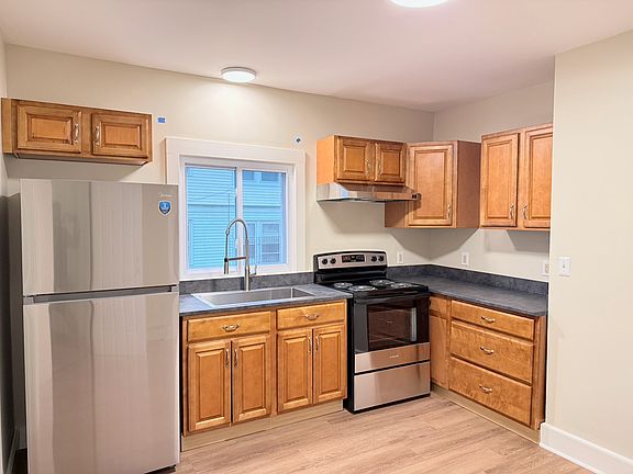 2nd image of 69-71 South St #1