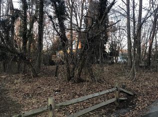 3228 Walnut Dr, Annapolis, MD 21403