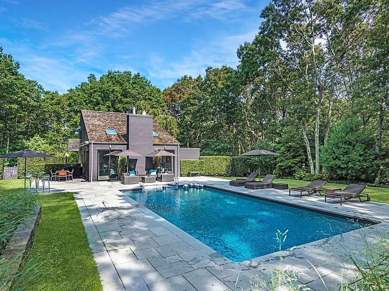 14 Rose Hill Rd — Photo 2