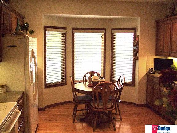 4th image of 9514 Honey Locust Cir