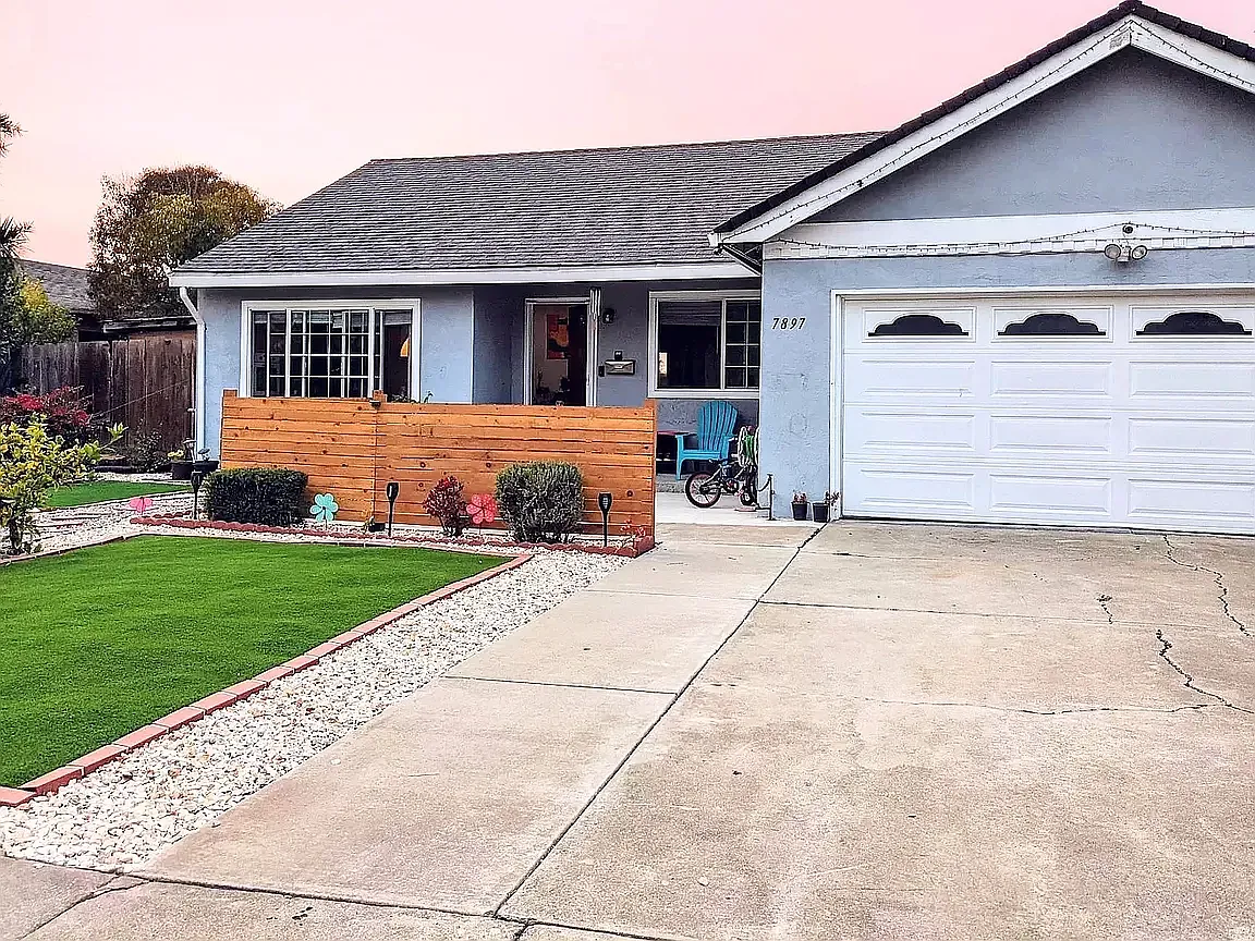 7897 Shorehaven Ave photo 1