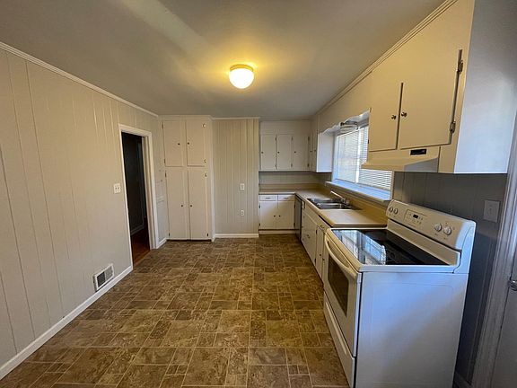 4th image of 589 Pierce Dr W