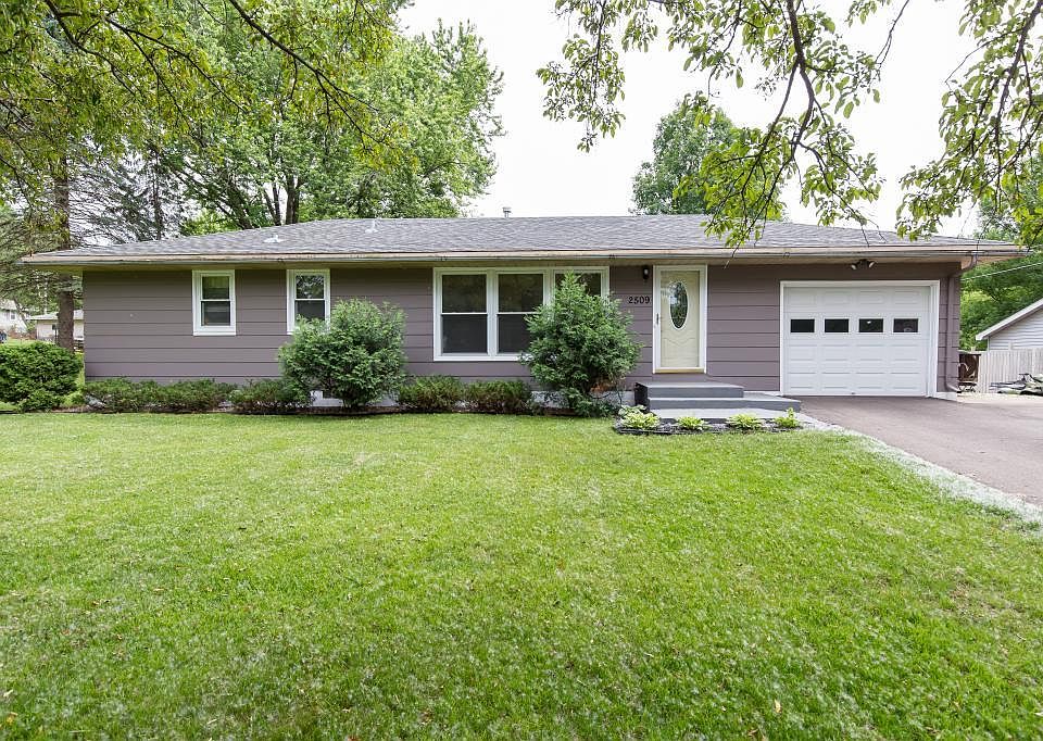 1st image of 2509 W 139th St