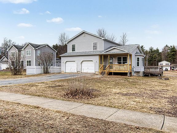 3rd image of 16 Shannon Way