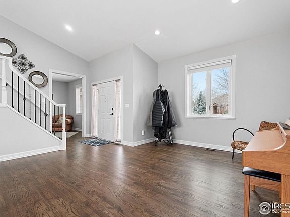 5th image of 2146 Burbank St