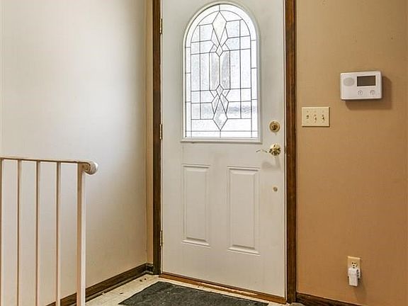 3rd image of 13529 Gertrude St