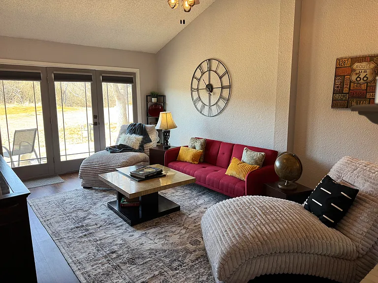 4768 Hemlock Cir — Photo 4