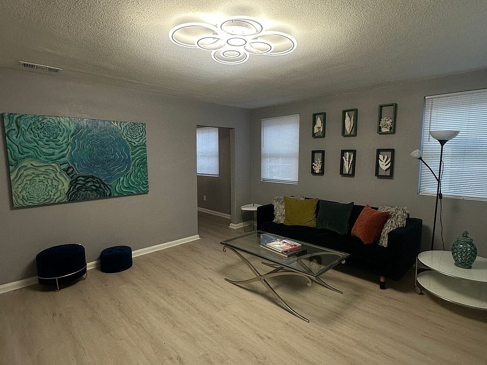 1st image of 3150 Belden Cir #1