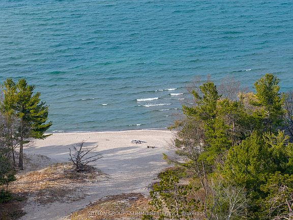 3rd image of 1198 Tiny Beaches Rd N