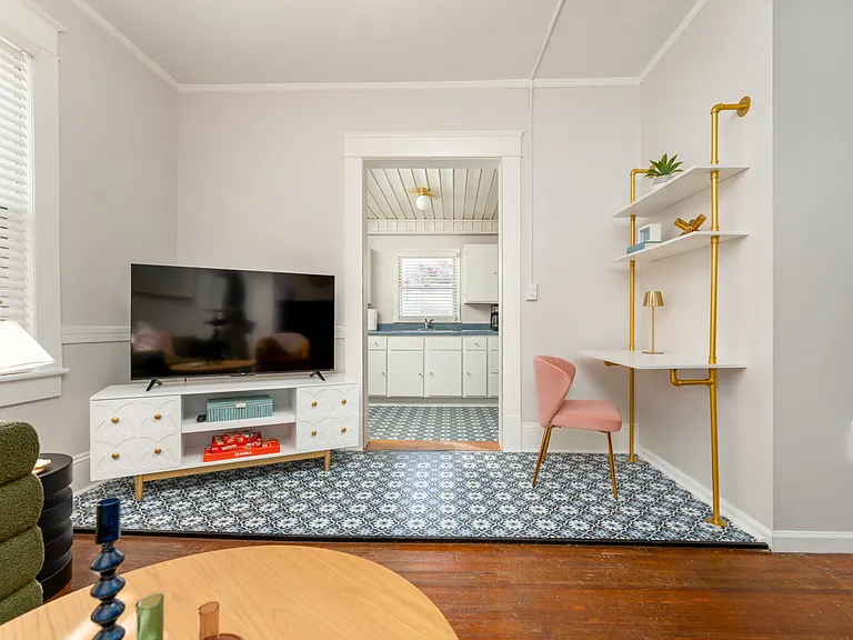 1504 W Friendly Ave #A — Photo 16