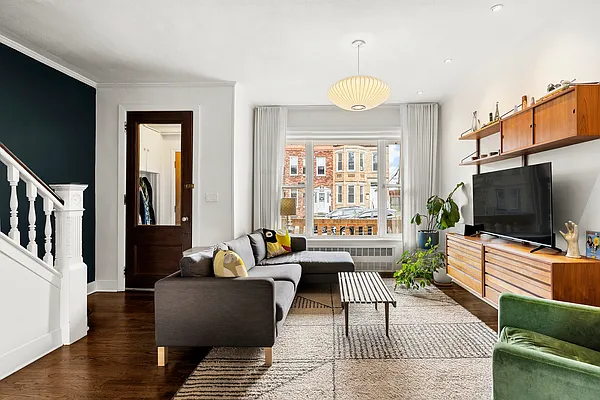 Sold by Compass | media 4