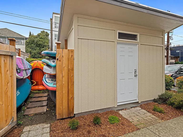 2020 Lake Union — Photo 3