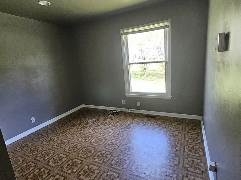 311 Roberta Dr — Photo 9