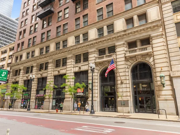 212 W Washington St APT 1508, Chicago, IL 60606
