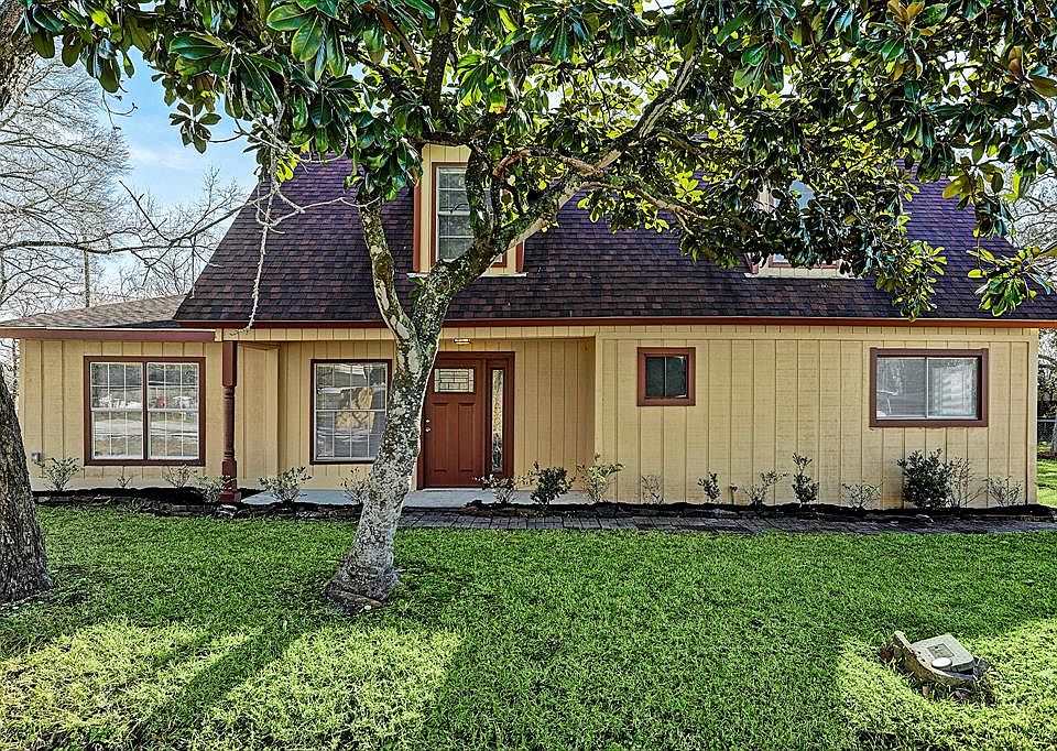 1st image of 407 Dwire Dr