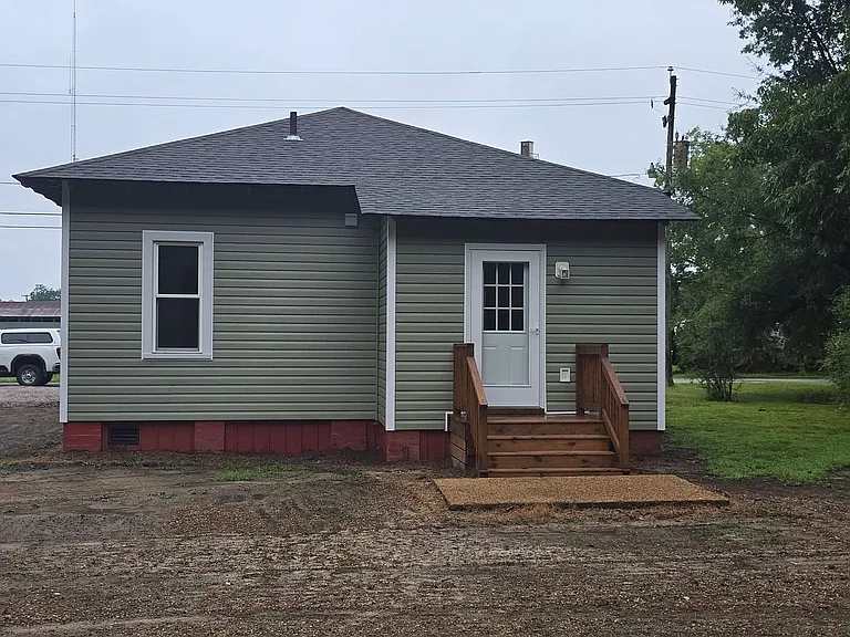 207 Chestnut St — Photo 2