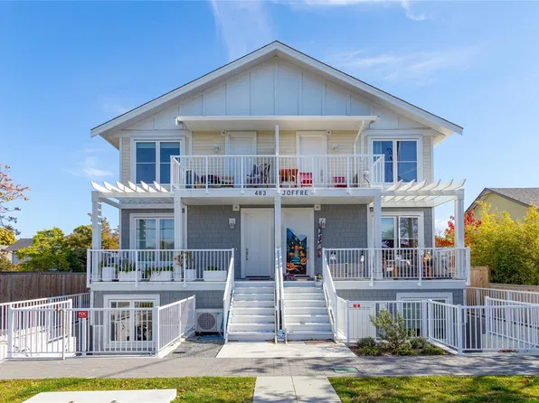 483 Joffre St S #101, Esquimalt, BC V9A 6C7