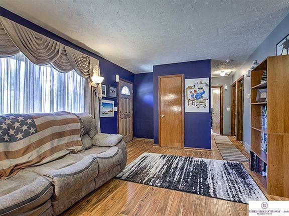 3rd image of 14129 N St
