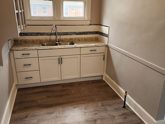 2nd image of 4045 Clements St #3