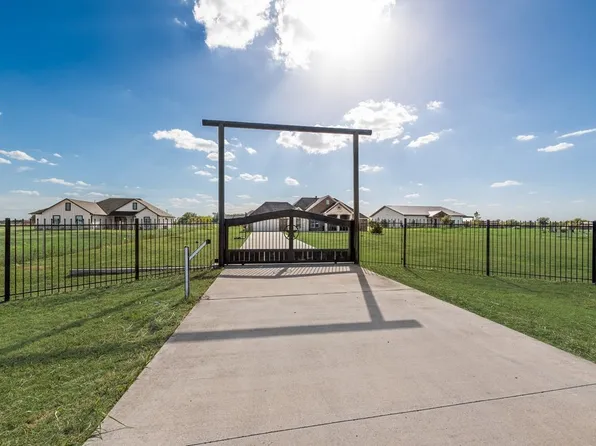 610 Ewing Rd, Ferris, TX 75125