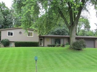 18255 Bonnie Ln, Brookfield, WI 53045