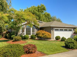 1441 Applegate Ln, Medford, OR 97501