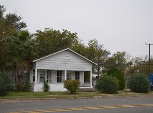 904 S La Salle St, Navasota, TX 77868