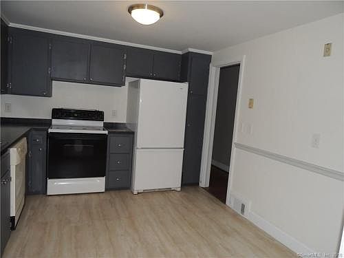 3rd image of 56 Alexander Dr