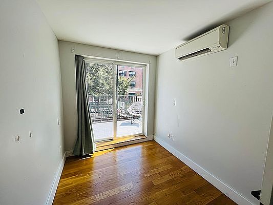 4th image of 20 Fayette St #2