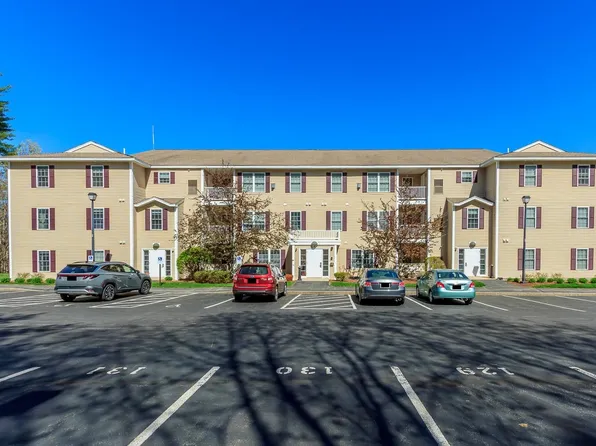 6 Crestview Circle #143, Londonderry, NH 03053