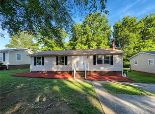 2040 Willow Rd, Greensboro, NC 27406