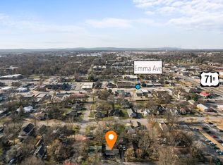 605/607 W Center Ave, Springdale, AR 72764