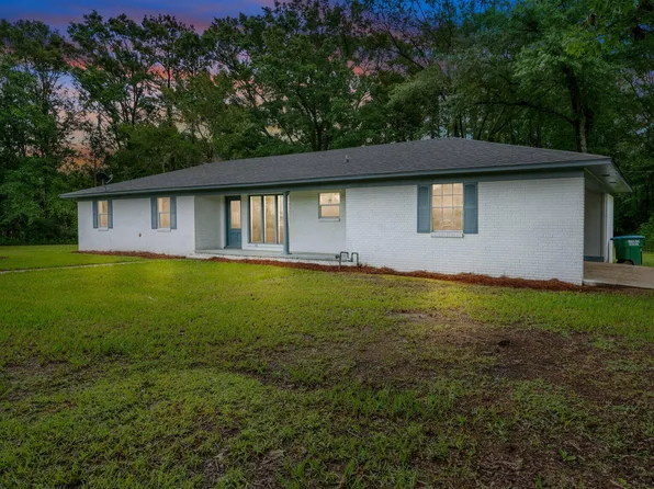 128 Peps Point Rd, Hattiesburg, MS 39401