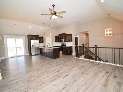 1400 SW Cross Creek Dr, Grain Valley, MO, 64029