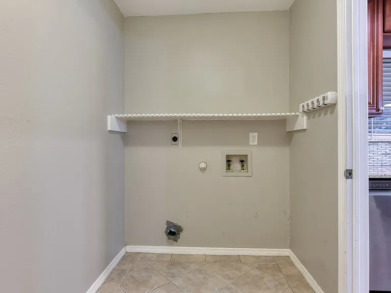 8335 Bent Meadow Dr #BENTMEADOW8335 — Photo 11