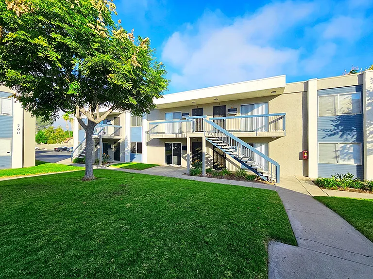 Sandalwood Apartments — Photo 2