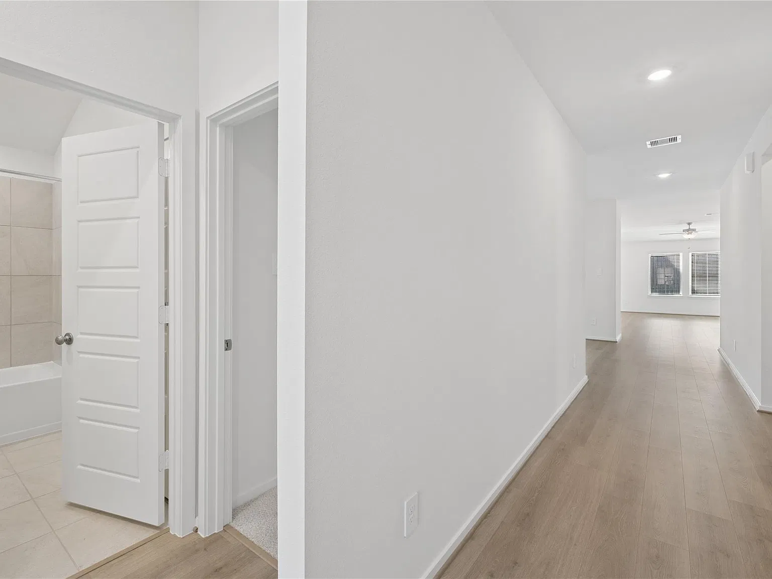 4 bed, 3.0 bath, 2244 sqft, $2,350 — Photo 4