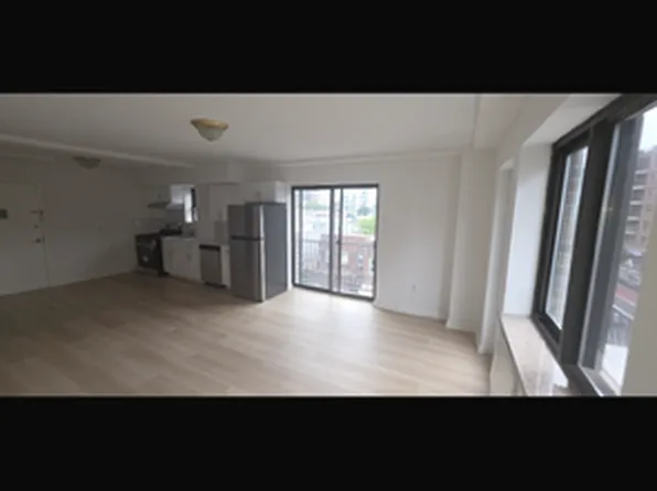 27-35 21st Street image 1 of 7