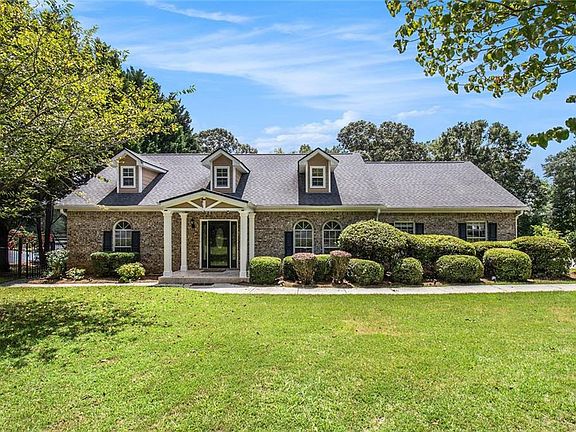 2nd image of 96 Pointe View Ct