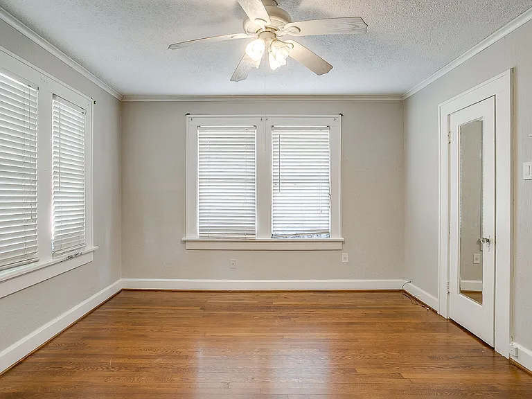 3216 Cockrell Ave — Photo 5
